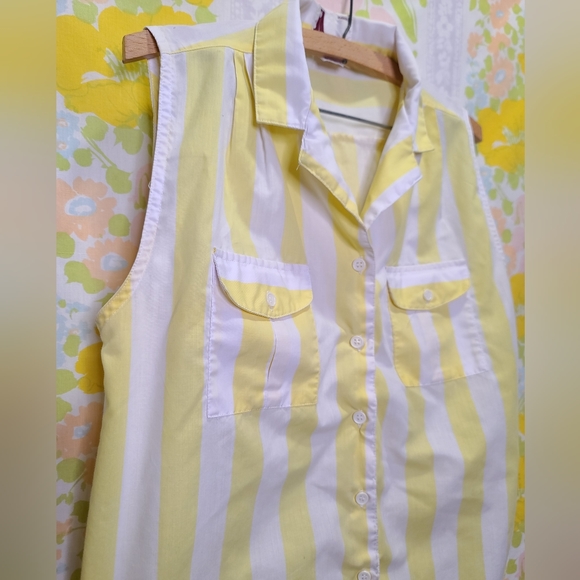 Vintage Lemon yellow vintage sleeveless button front top - Picture 3 of 9